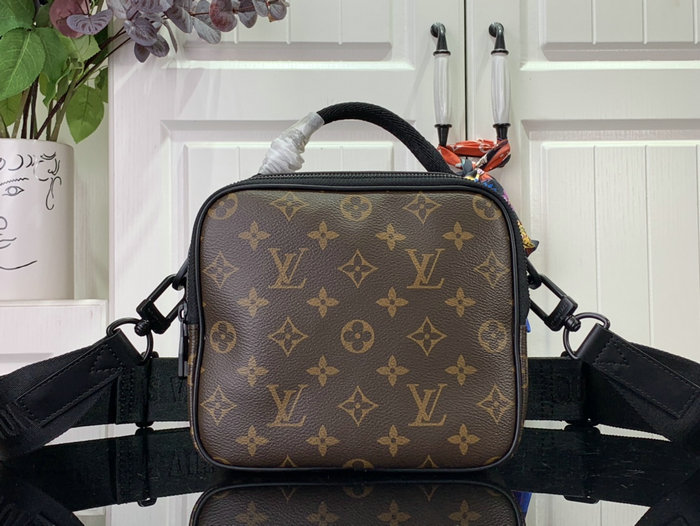 Louis Vuitton Quest Messenger M46973