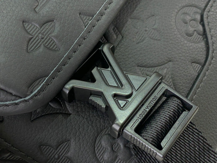 Louis Vuitton Messenger Voyager PM M25121