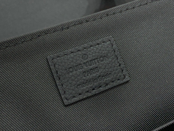 Louis Vuitton Messenger Voyager PM M25121