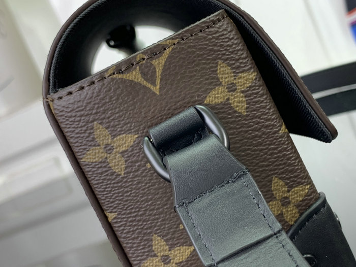 Louis Vuitton Steamer Wearable Wallet M83613