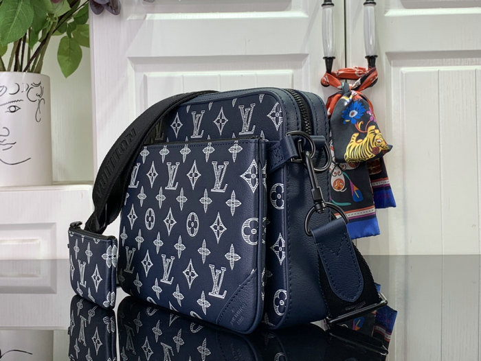 Louis Vuitton Trio Messenger Blue M24753