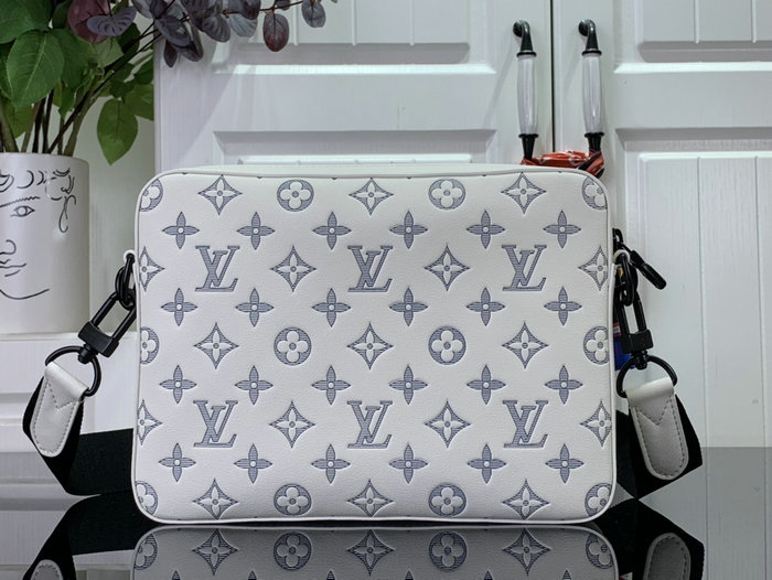 Louis Vuitton Trio Messenger White M24754