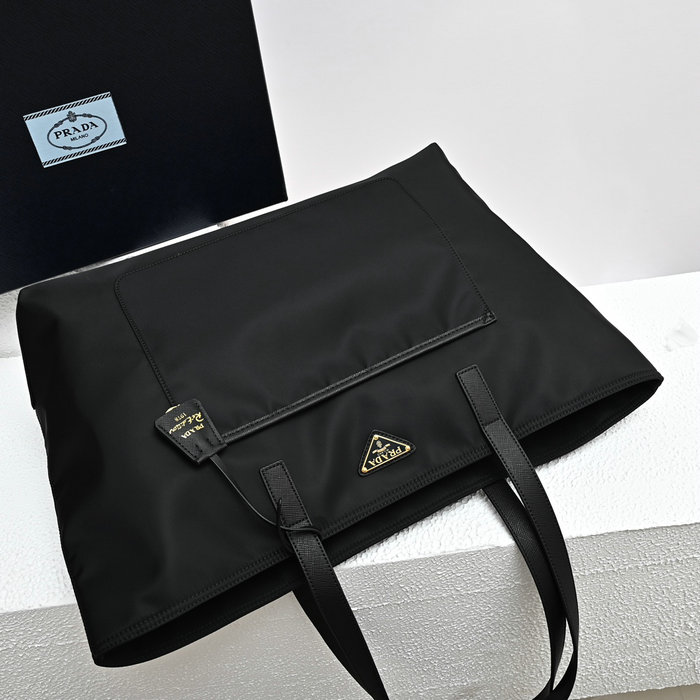 Prada Re-Edition 1978 large tote bag 1BG527