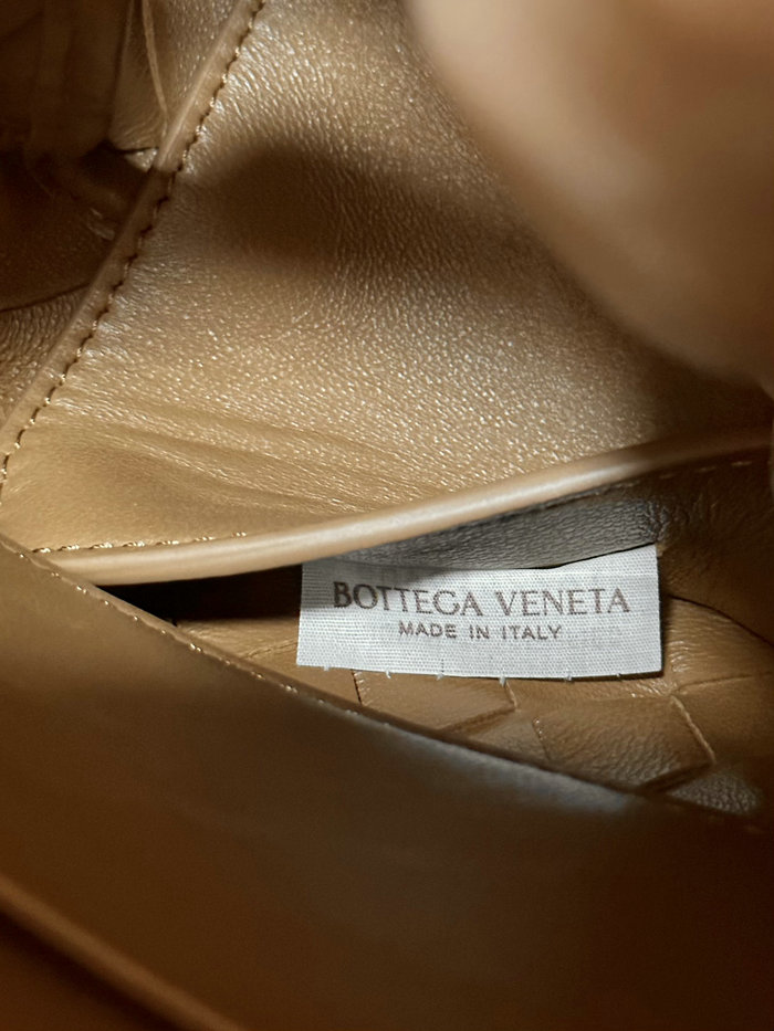 Bottega Veneta Small Andiamo Tote Bag Brown B74356