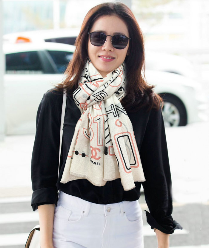 Chanel Scarf DPCS051143