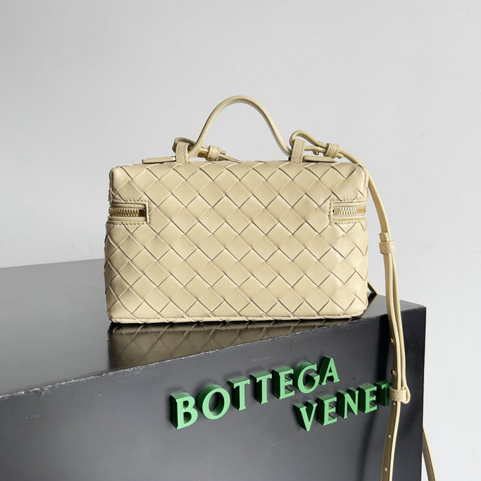 Bottega Veneta Bang Bang Vanity Case B789109 Beige