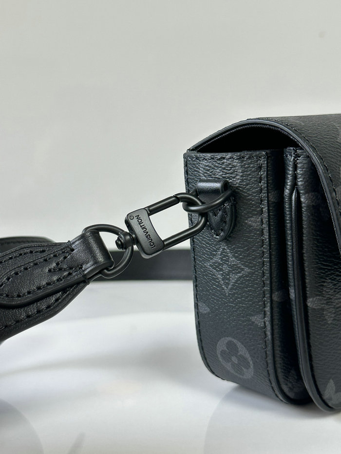 Louis Vuitton Montsouris Wearable Wallet M83567