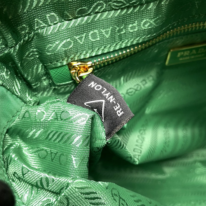 Prada Re-Edition 1995 Chain Re-Nylon tote bag 1BG468 Green