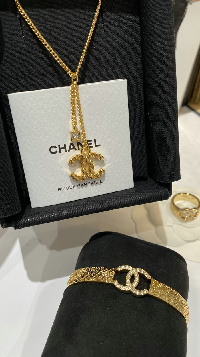 Chanel Earrings CE60303