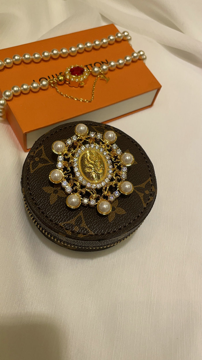 Louis Vuitton Brooch LVB60301