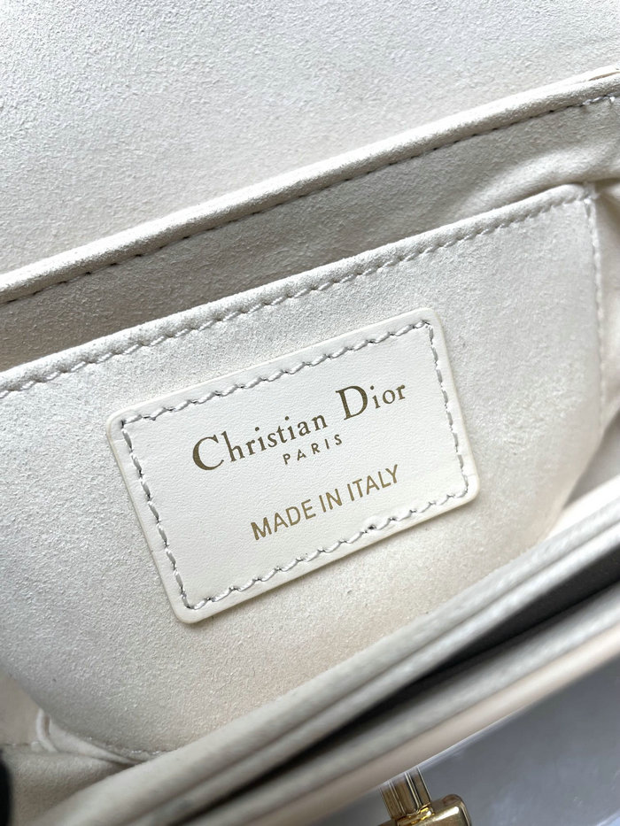 Dior Small 30 Montaigne Avenue Bag D9017 White