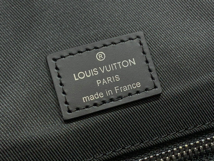 Louis Vuitton Christopher MM M24326