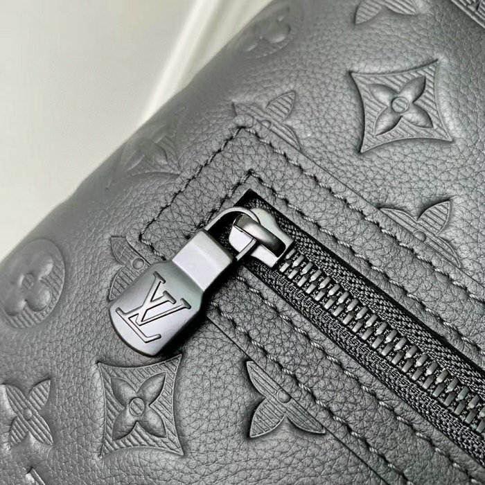 Louis Vuitton Excursion Tote M24777