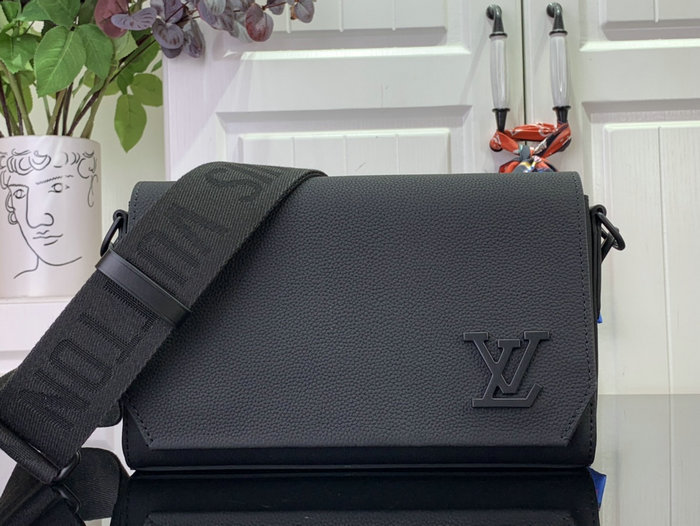 Louis Vuitton Takeoff Messenger PM Noir M24769