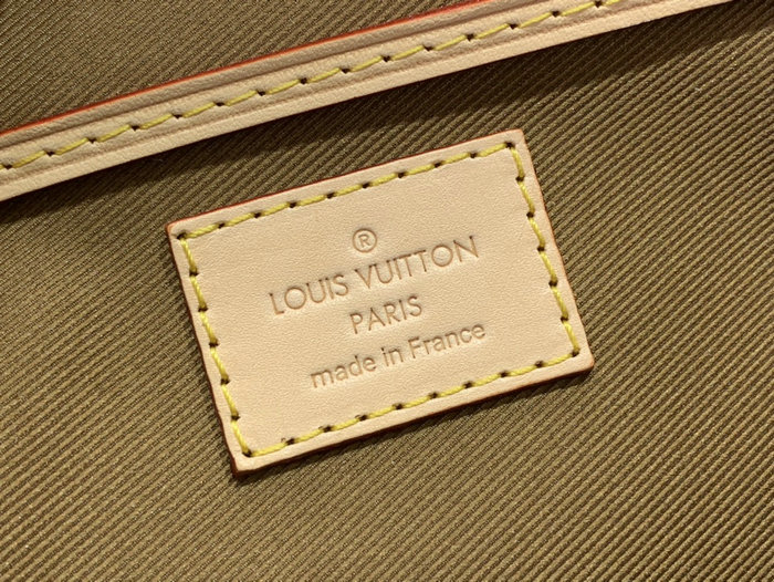 Louis Vuitton Montsouris PM M11198