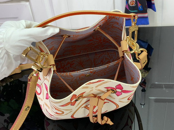 Louis Vuitton Neonoe BB M25315