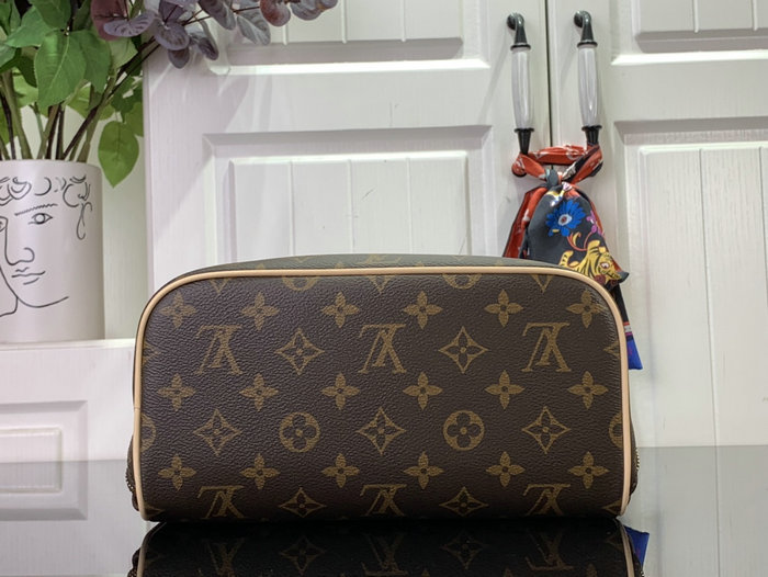 Louis Vuitton Toiletry Bag M11750