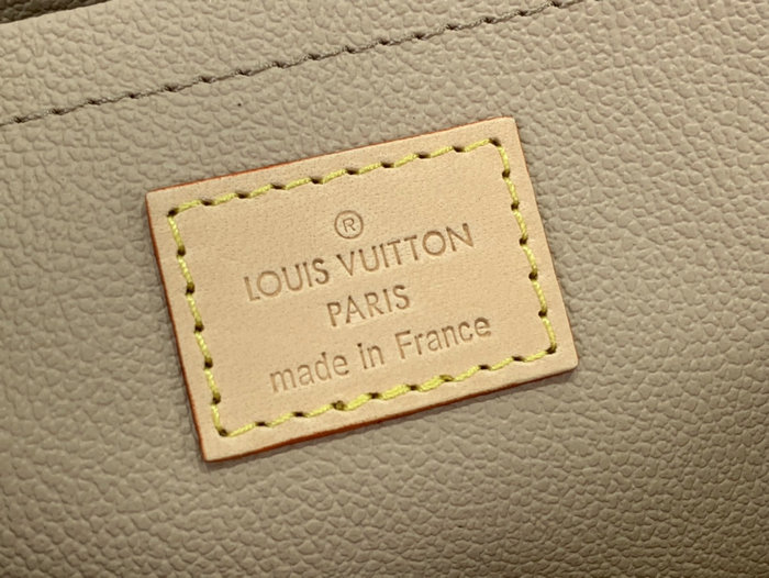 Louis Vuitton Toiletry Bag M11750