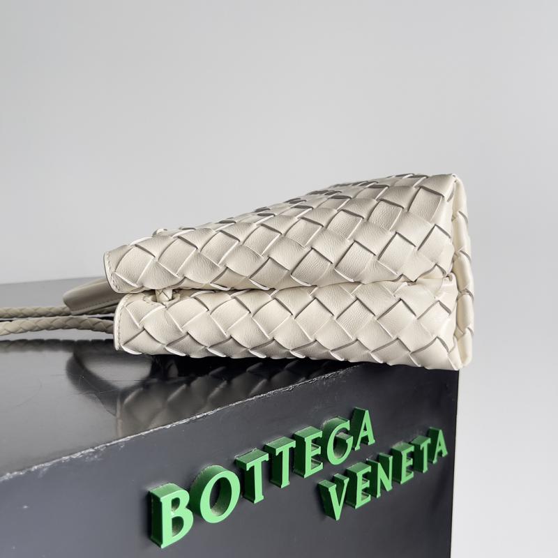 Bottega Veneta Small Andiamo Tote Bag B743568 Sea Salt