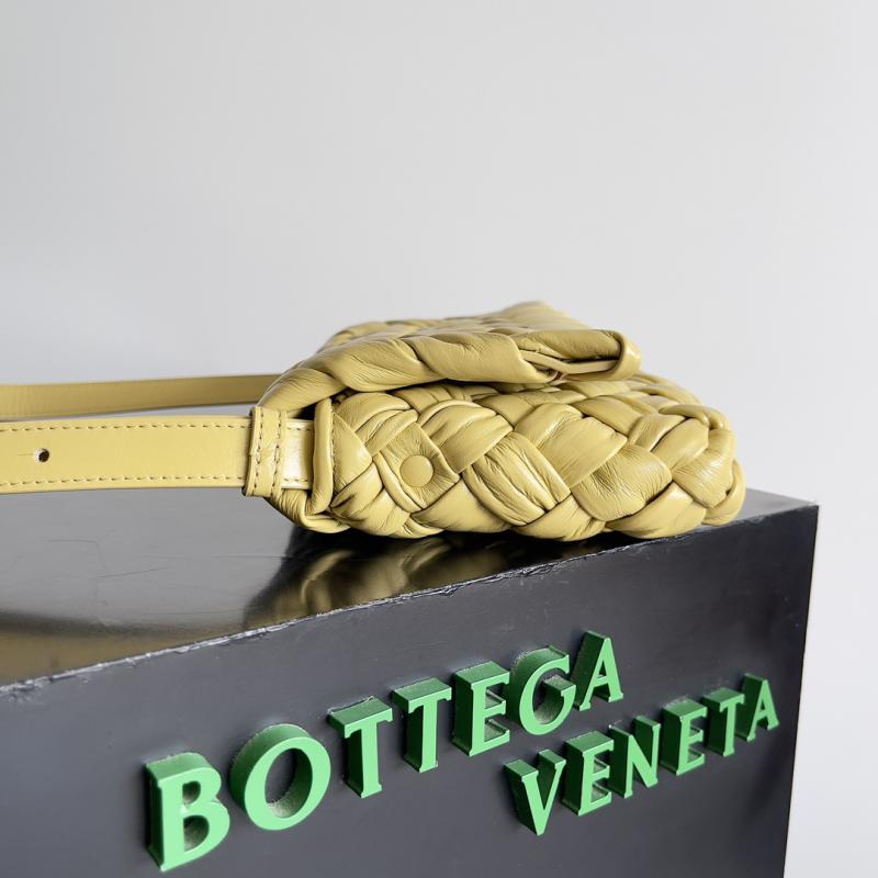 Bottega Veneta Small Rumple Messenger 787113 Straw