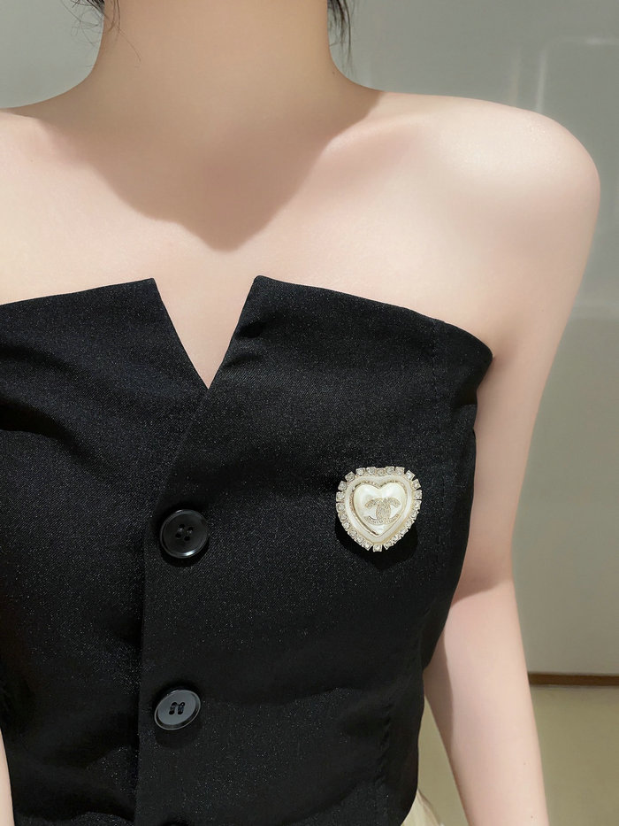 Chanel Brooch CB71604