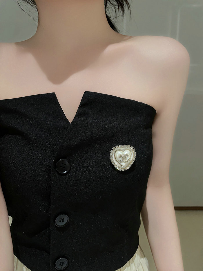 Chanel Brooch CB71604