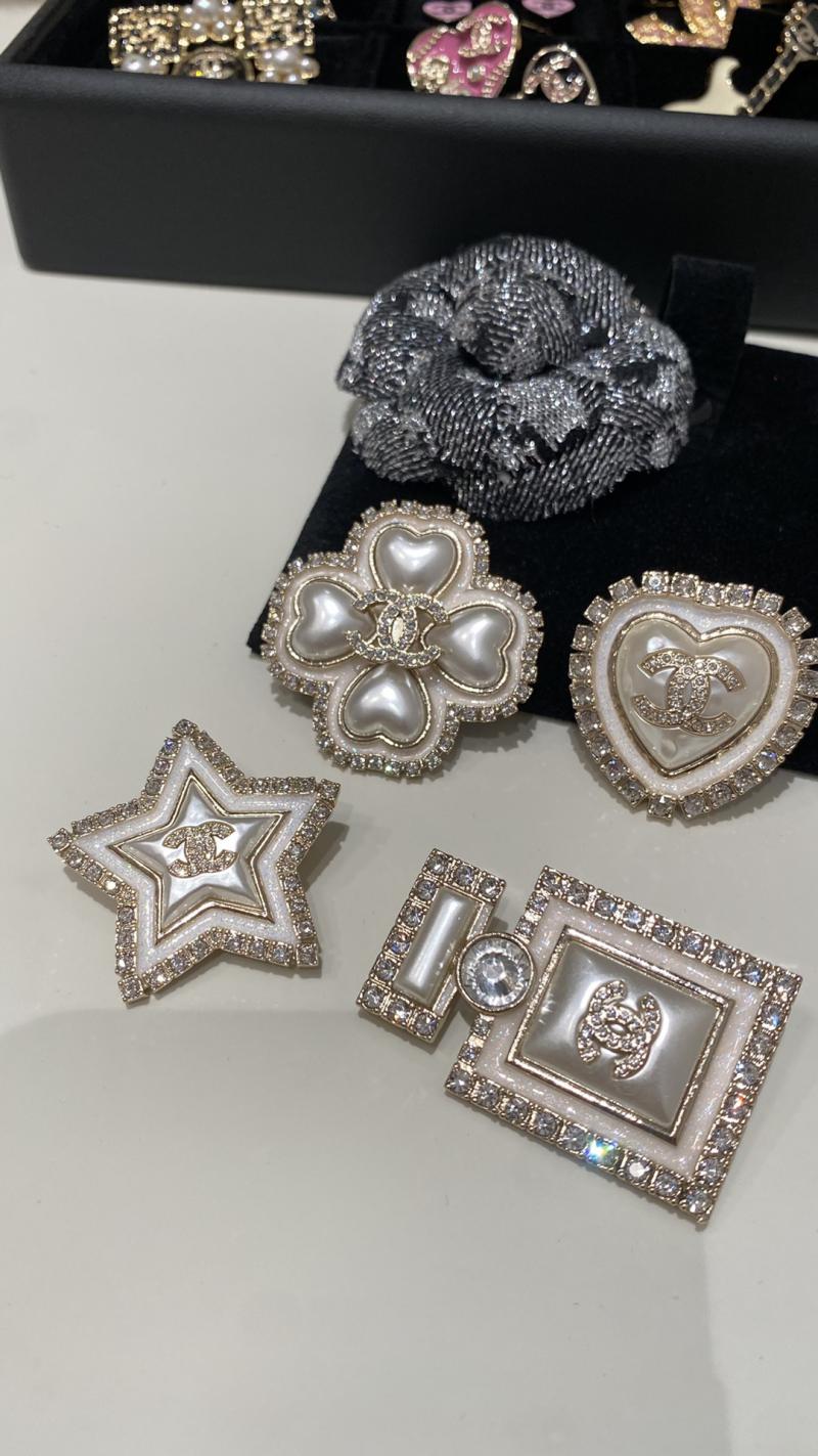 Chanel Brooch CB72804