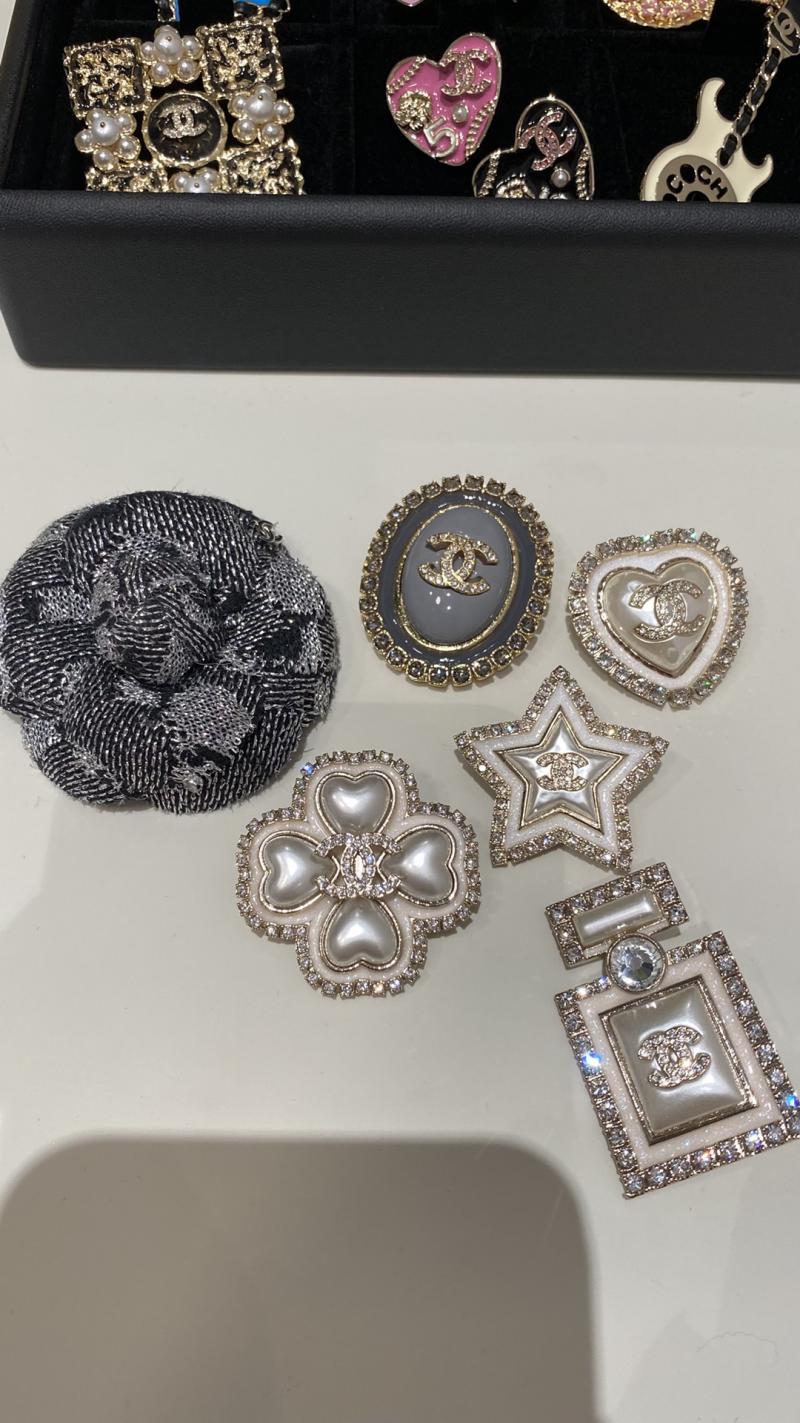 Chanel Brooch CB72804