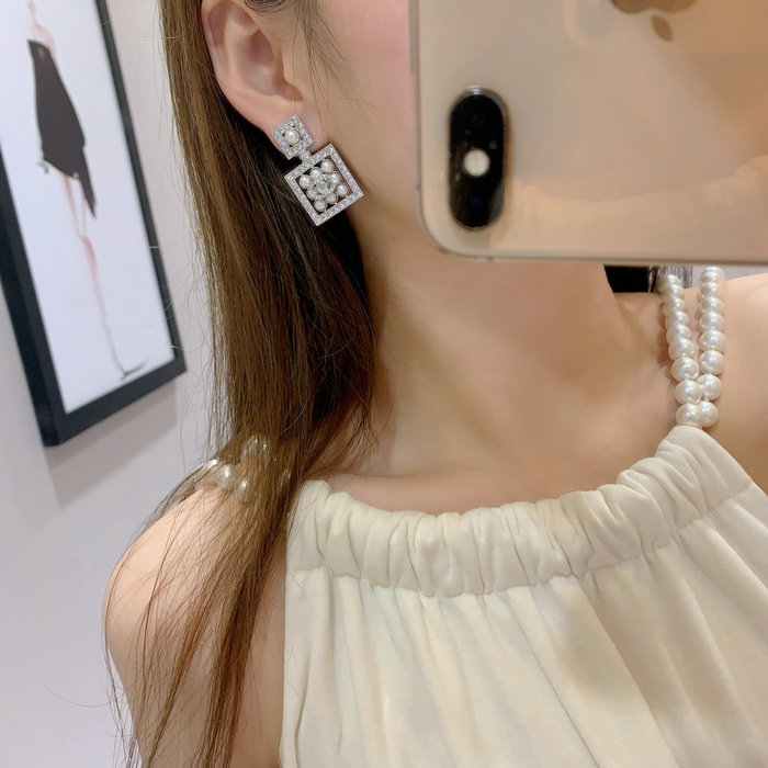 Chanel Earrings CE71812