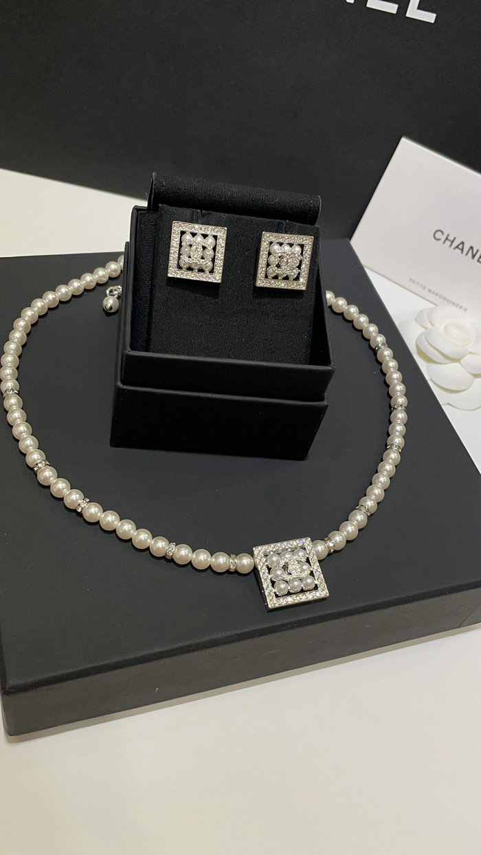 Chanel Necklace CN71801