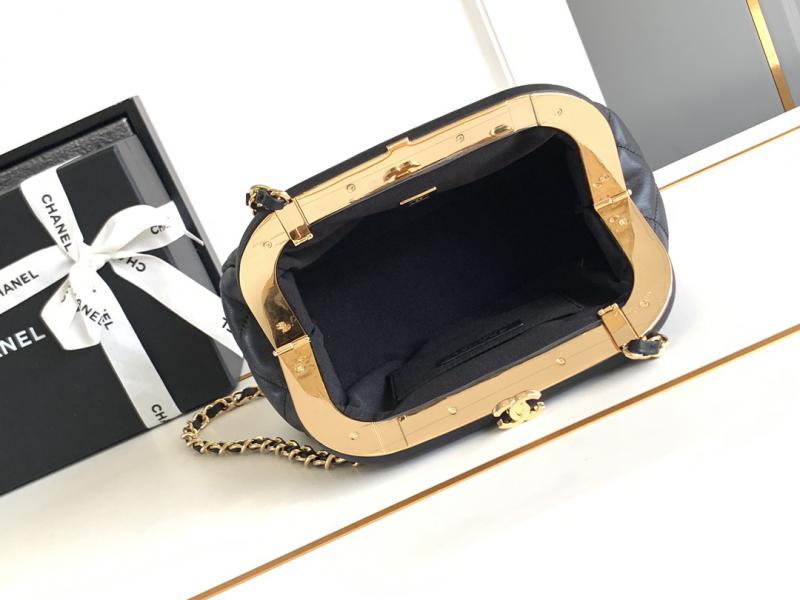 Chanle Lambskin Clutch AS4717 Black