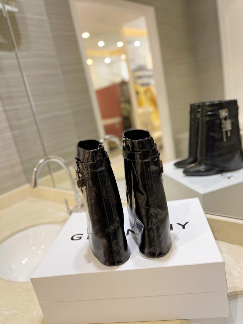 Givenchy Shark Lock Ankle Boots SGB72552