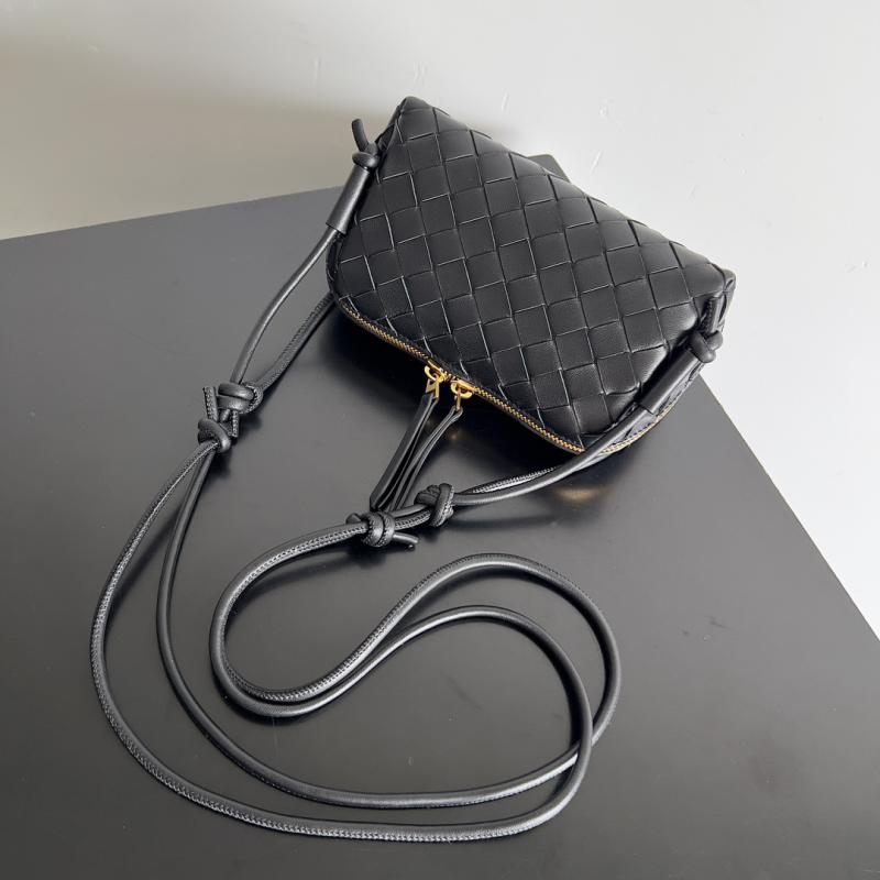 Bottega Veneta Intrecciato Concert Pouch 794258 Black