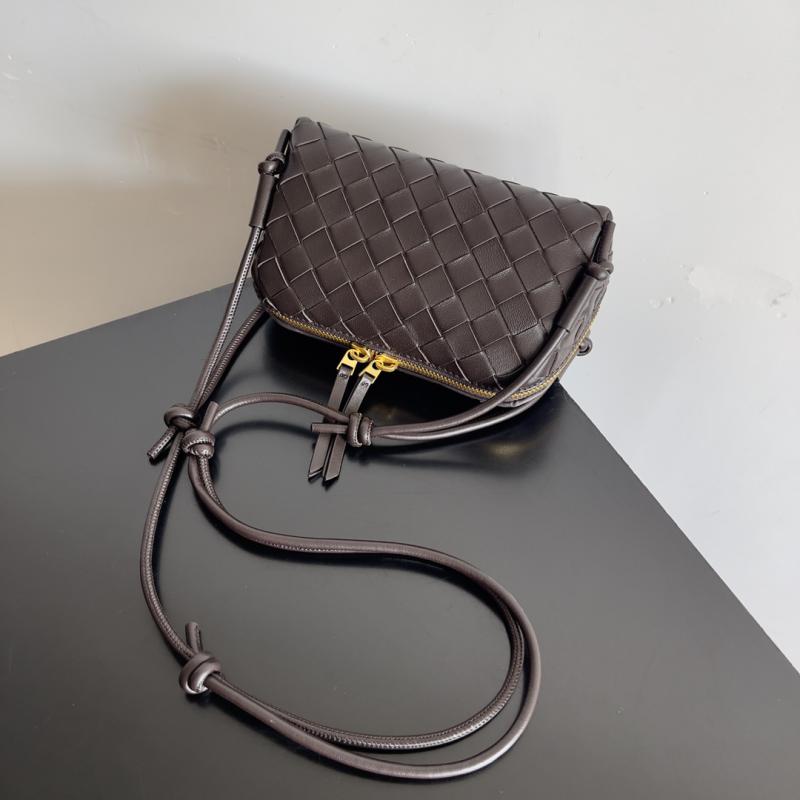 Bottega Veneta Intrecciato Concert Pouch 794258 Coffee