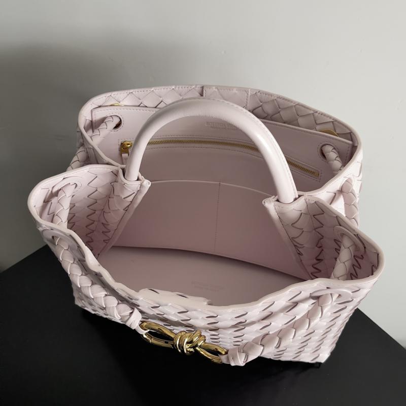 Bottega Veneta Medium Andiamo Tote Bag B743572 Pink