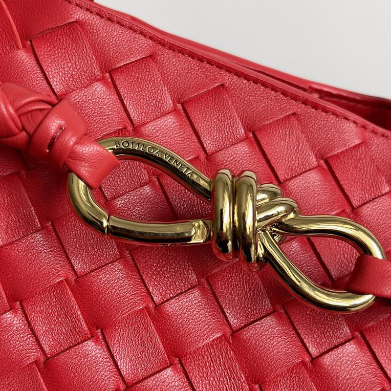 Bottega Veneta Medium Andiamo Tote Bag B743572 Red