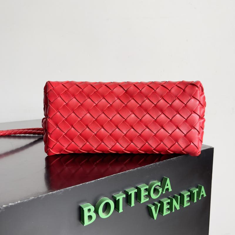 Bottega Veneta Small Andiamo Tote Bag B743568 Red