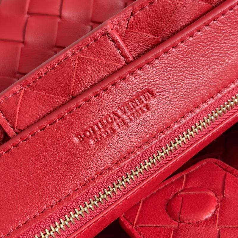 Bottega Veneta Small Andiamo Tote Bag B743568 Red