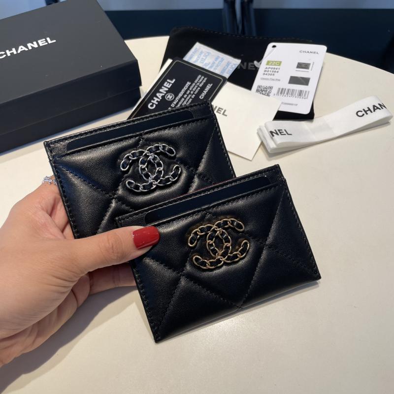 Chanel 19 Card Holder AP0941