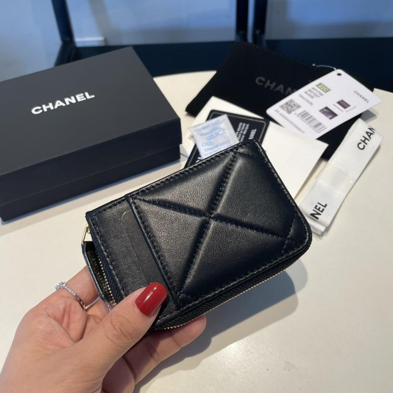 Chanel 19 Card Holder AP2701