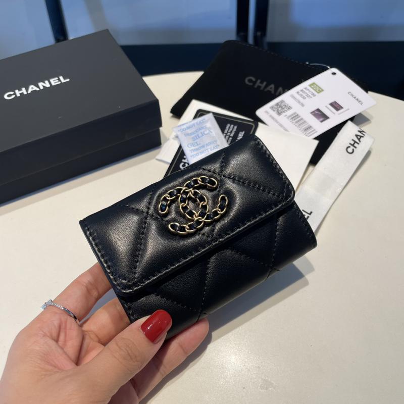 Chanel 19 Small Flat Wallet AP1790