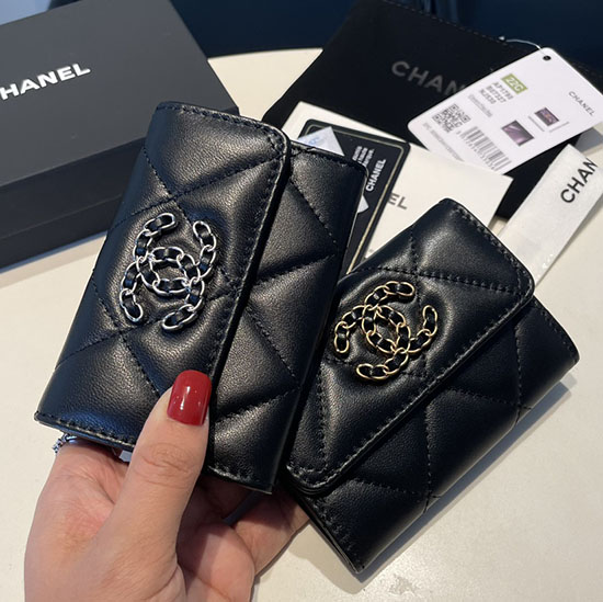 Chanel 19 Small Flat Wallet AP1790