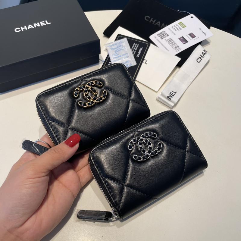 Chanel 19 Small Zipped Wallet AP0945