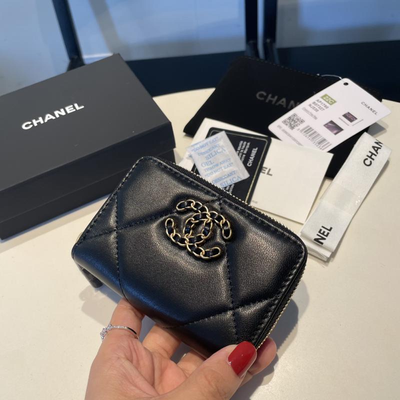 Chanel 19 Small Zipped Wallet AP0945