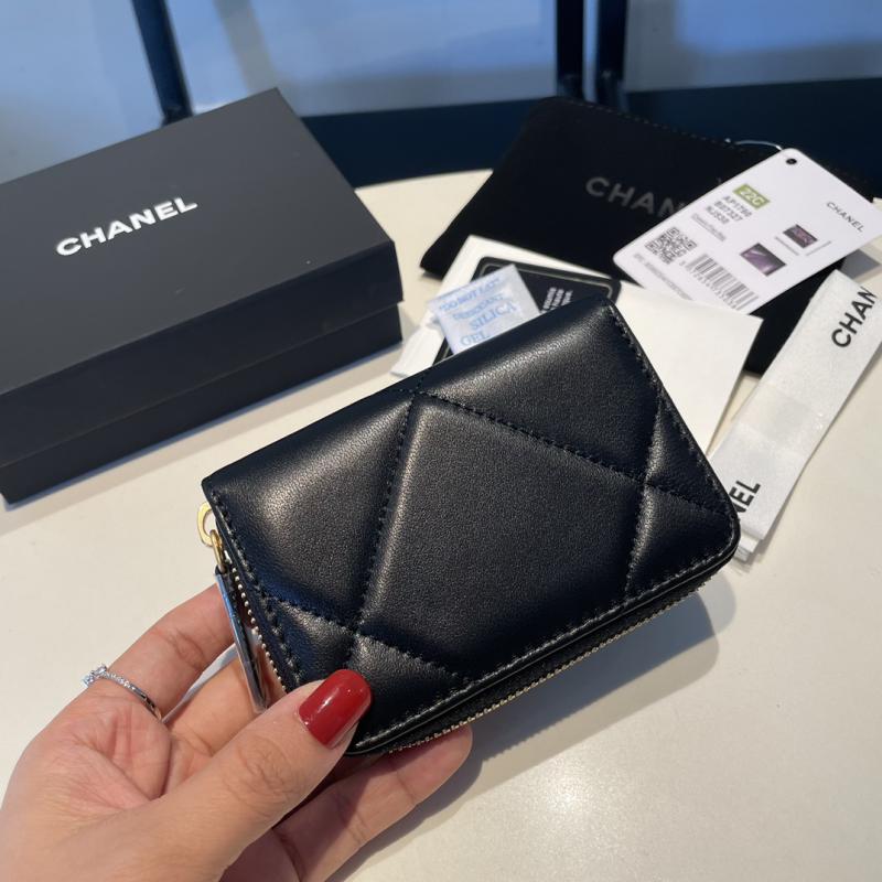 Chanel 19 Small Zipped Wallet AP0945