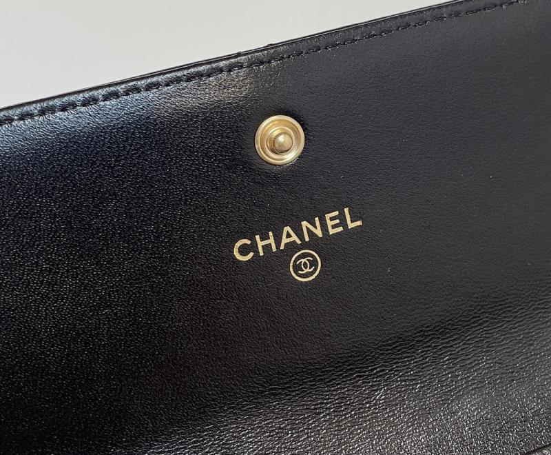 Chanel 19 Wallet AP0954