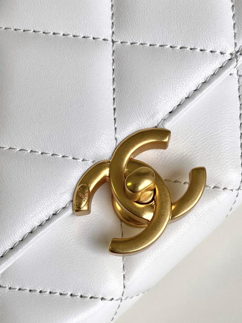 Chanel Lambskin Shoulder Bag AS2713 White