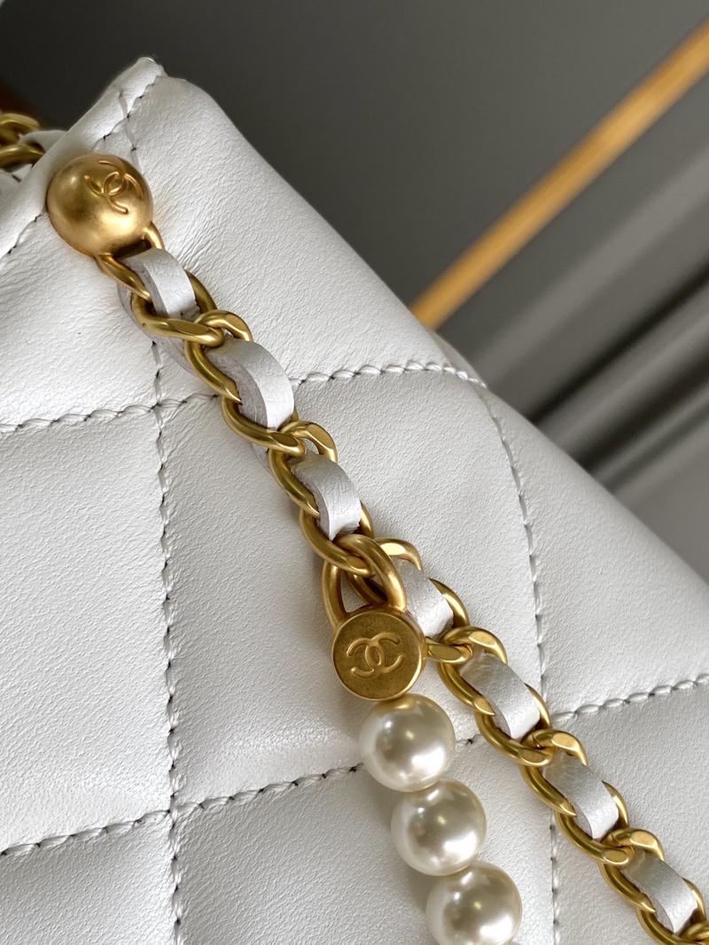 Chanel Lambskin Shoulder Bag AS2713 White