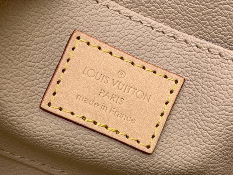 Louis Vuitton Pochette Cosmetique PM M12440