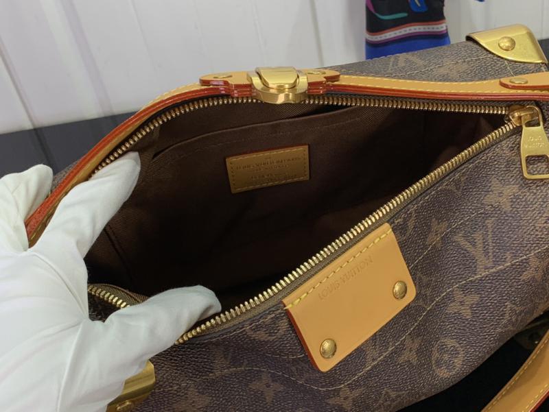 Louis Vuitton Soul Trunk East West M11536